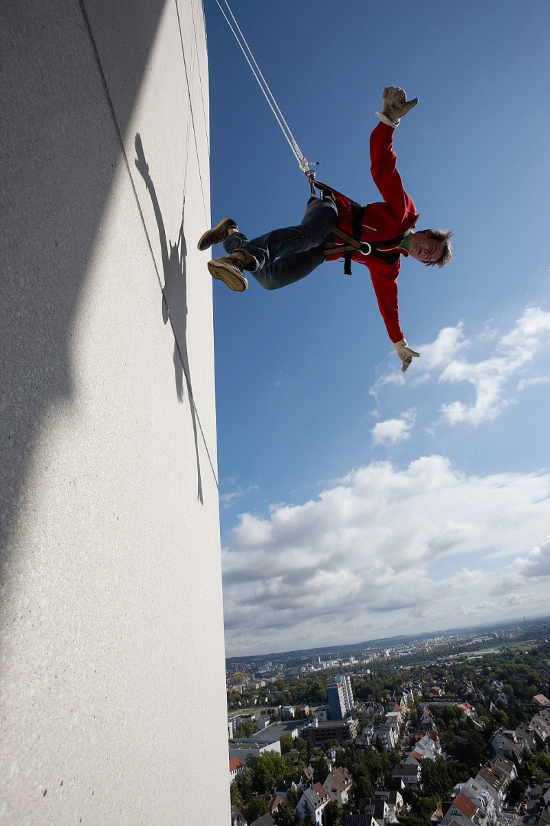 Bungee Jumping und House Running rPw in the picture